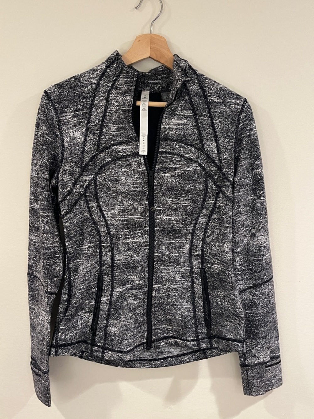 Lululemon Size 8 Black and White Full-Zip Jacket
